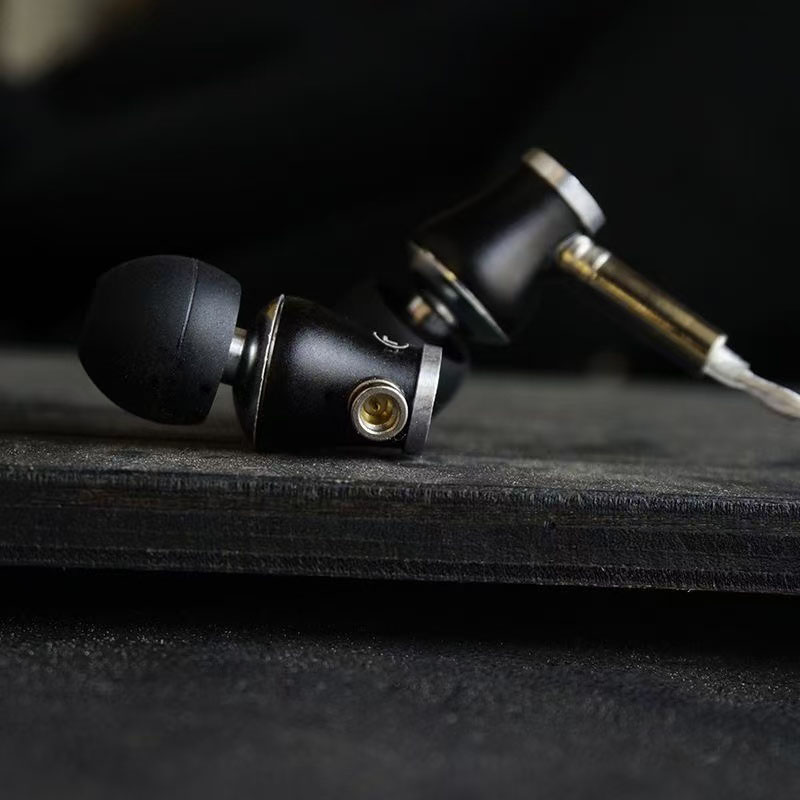 Écouteurs intra-auriculaires H - Wired Earphone Mic avis et prix